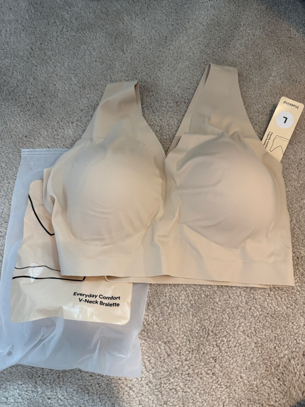 Truekind every day comfort V-neck bralette chai L NWT